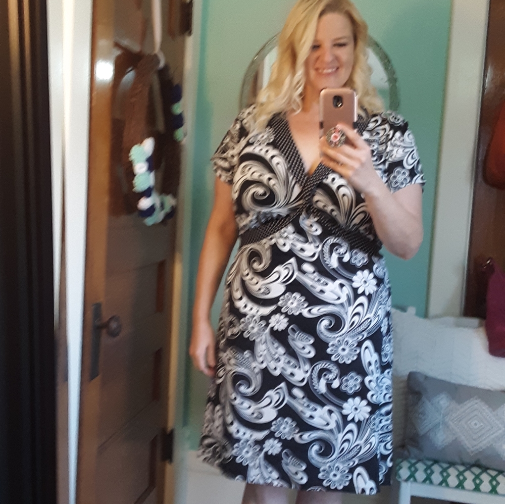 Cute Black and white tie back dress